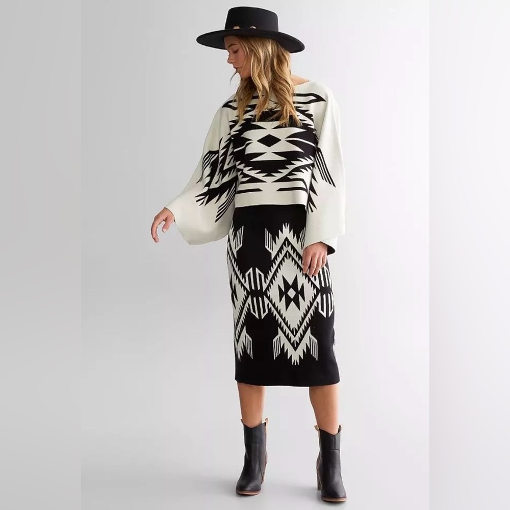 Ariat Chimayo Sweater Poncho - Picture 3 of 7